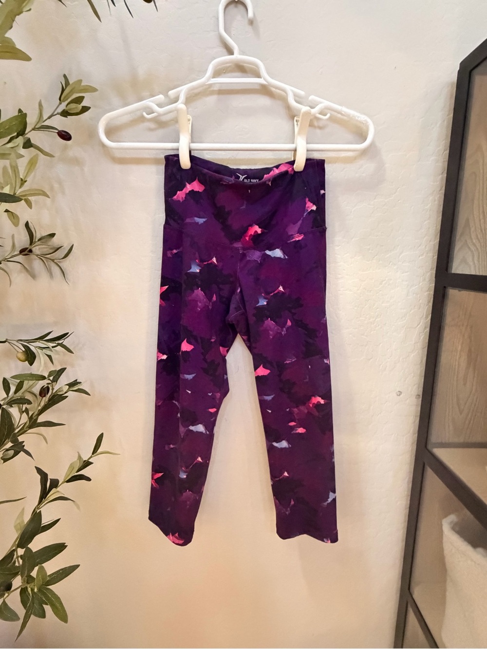 Old Navy Purple Patterned Girls' Active Leggings with Pink Accents